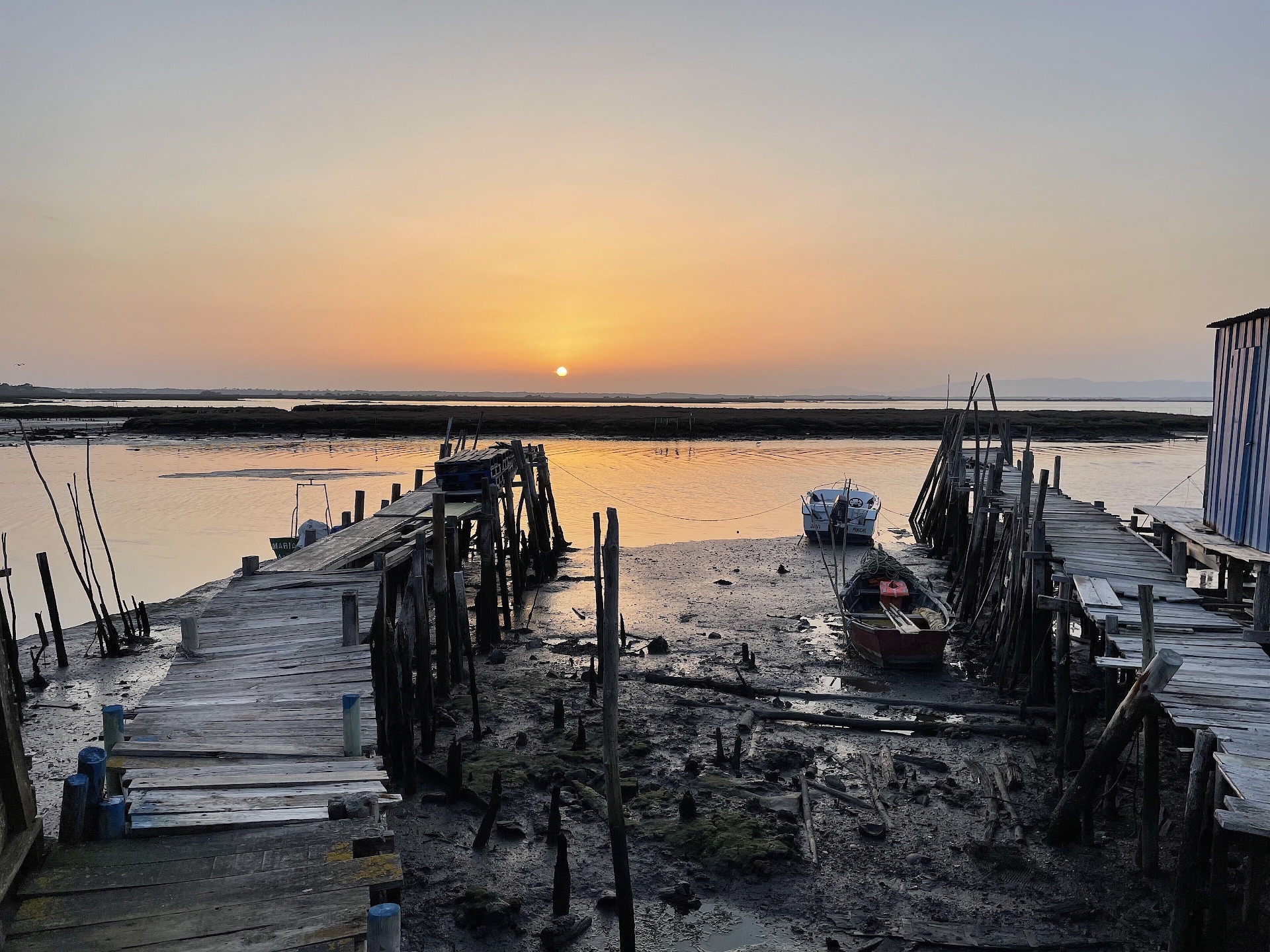 Carrasqueira stilt docks at sunset